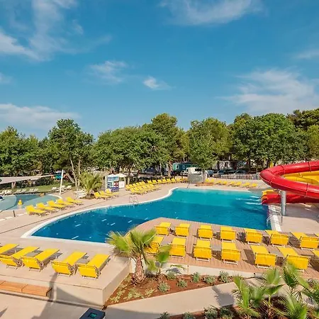 פארק נופש Valamar Lanterna 4*