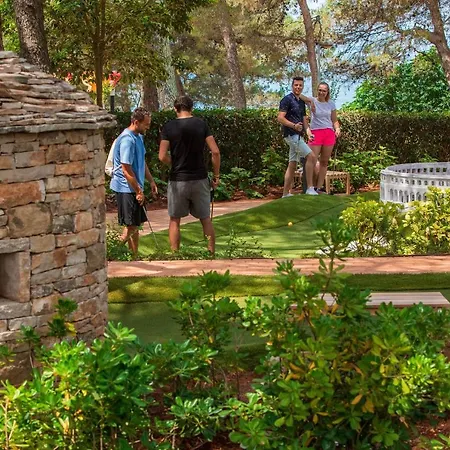 Parque de vacaciones Valamar Lanterna 4*