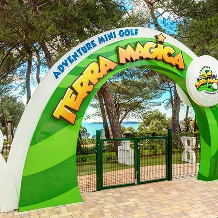 פארק נופש Valamar Lanterna 4*